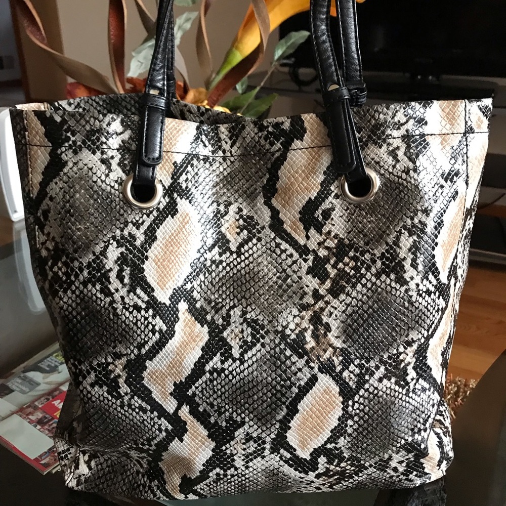 Tote - Picture 2 of 4